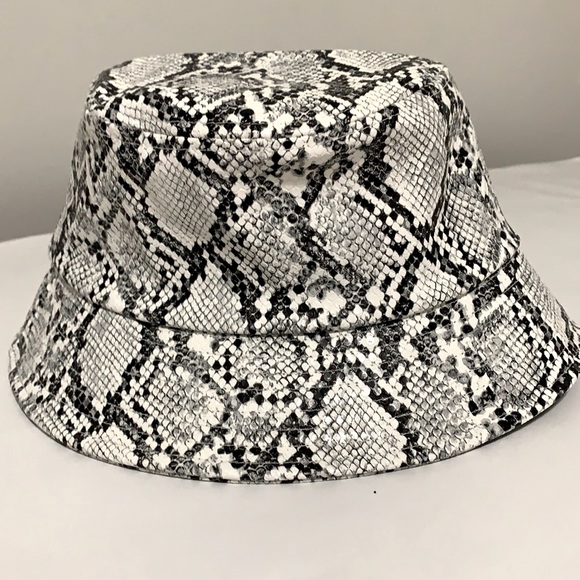 Urban Outfitters Bucket Hat - Picture 2 of 6